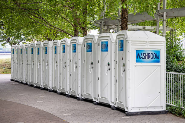 Best Portable restroom trailer rental  in Lakeport, TX